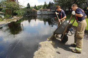 be0725_oil_spill_1c_070726.jpg